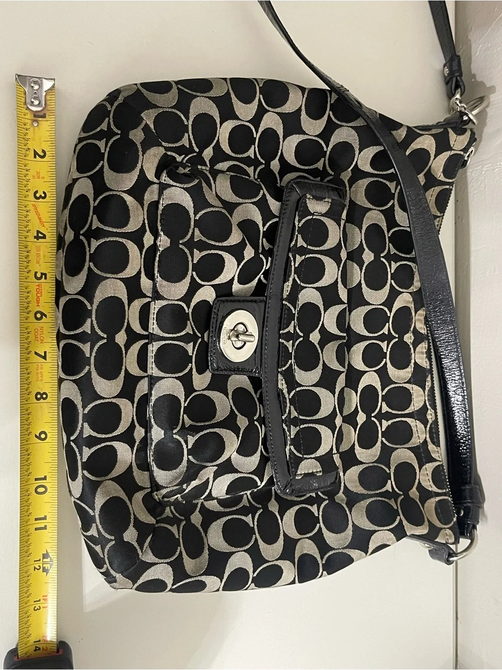 Vintage Y2K Coach Black and Cream Signature Shoulder Bag